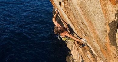 Chris Sharma faz FA de psicobloc com grau sugerido de 12b